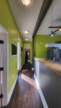 Building Photo - 2130 Simon Bolivar Ave