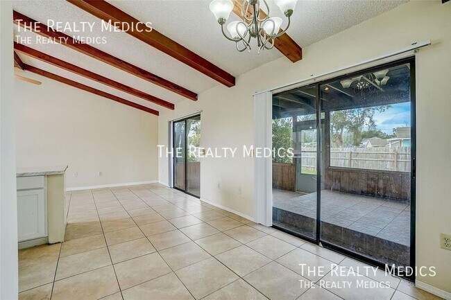 Building Photo - 1886 Elkcam Blvd