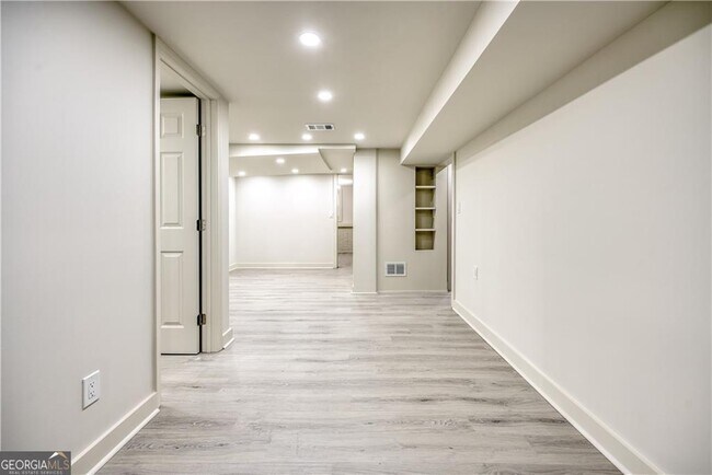 Building Photo - 3254 Newcastle Way