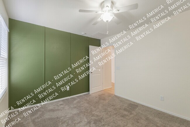 Building Photo - 1744 E Desert Breeze Pl