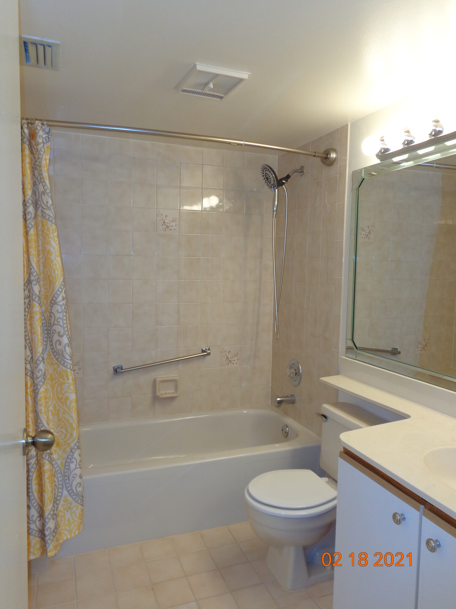 2nd Bathroom - 2114 SW Silver Pine Way