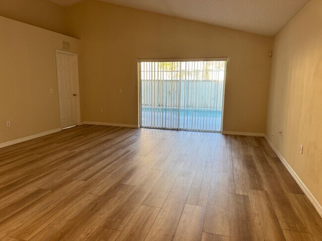 Building Photo - 2510 Hamlet Ln