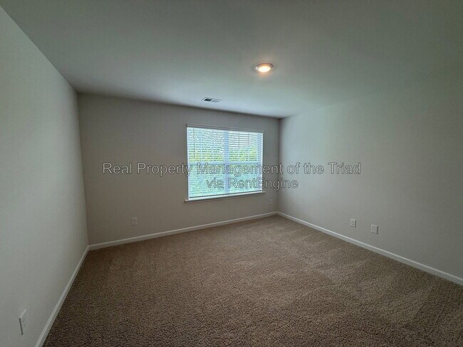 Building Photo - 1106 Broholmer Ln