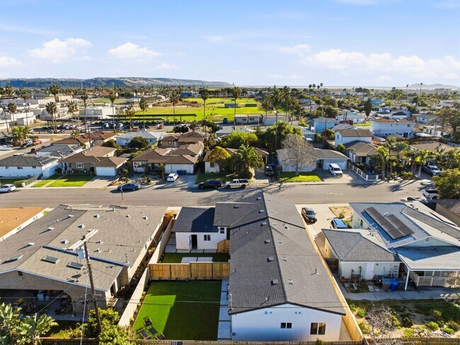 Building Photo - 436 Date Ave