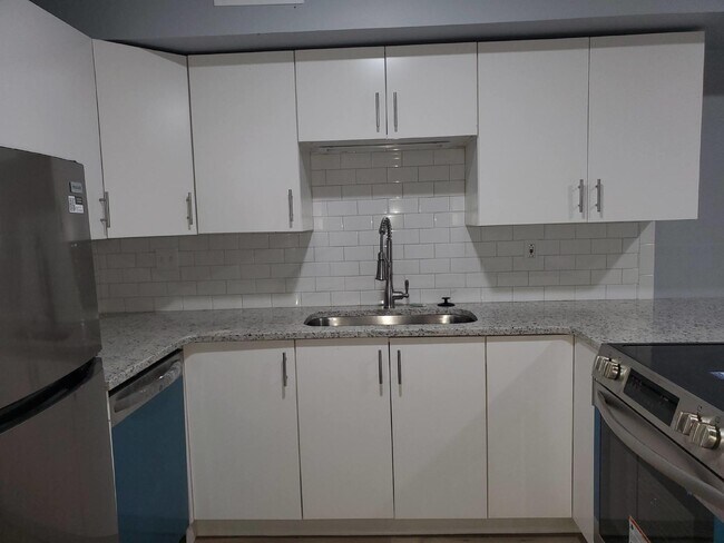 Building Photo - $500 off one month.  Call for details. "Ch...