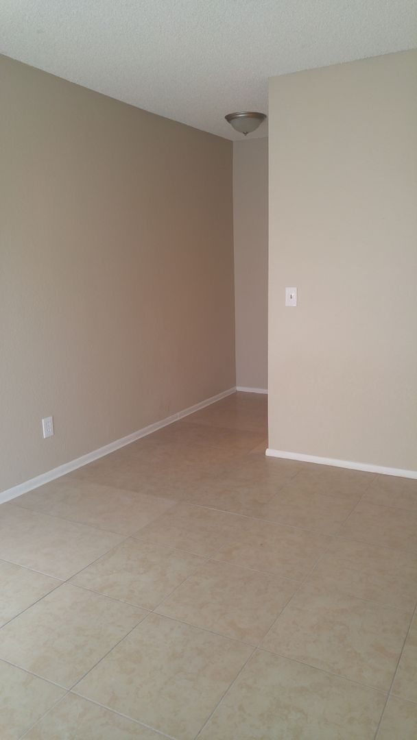 Building Photo - 2808 E Le Marche Ave