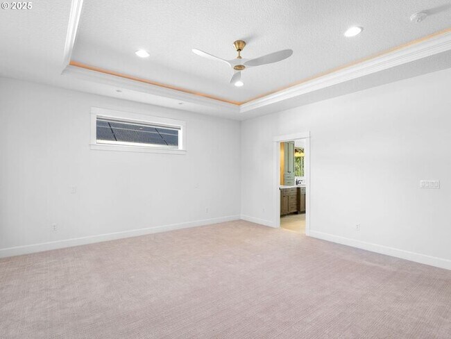 Building Photo - 9010 SW Inez St