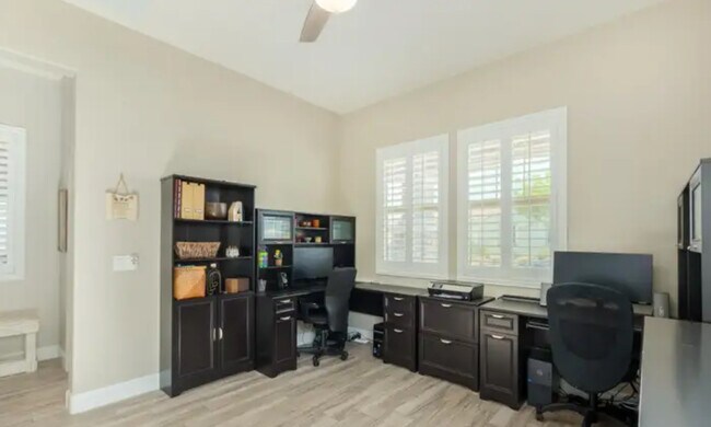 Building Photo - 10112 Cintron Ln