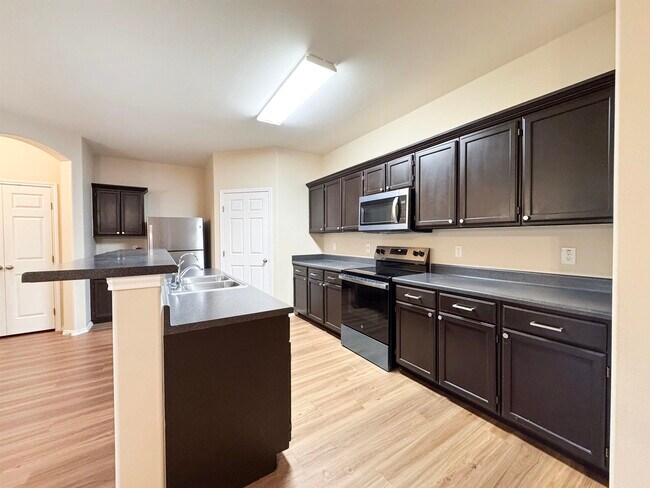 Building Photo - 4426 Gloria Dr
