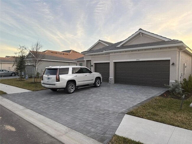 Building Photo - 7796 Lakes Edge Ln