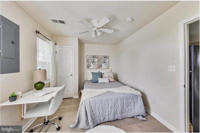 Building Photo - 1720 H St NE