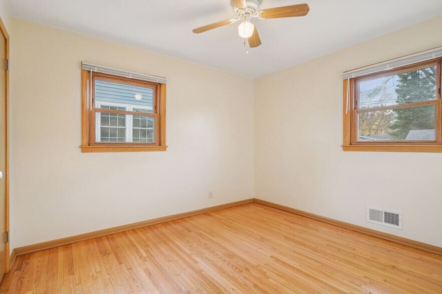 Building Photo - 3845 Douglas Dr N