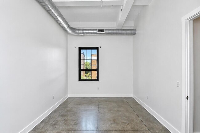 Building Photo - 325 Palisade Ave