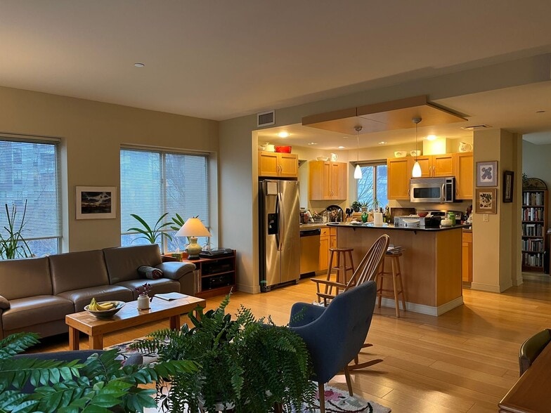 Interior Photo - Gateway Commons