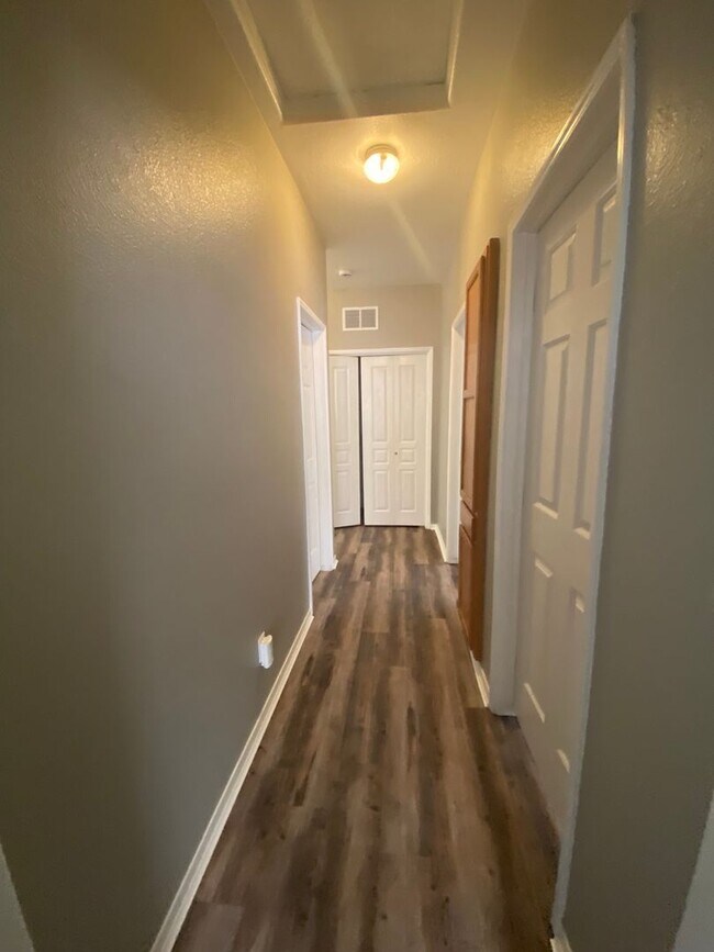Building Photo - Pet Friendly home coming soon!