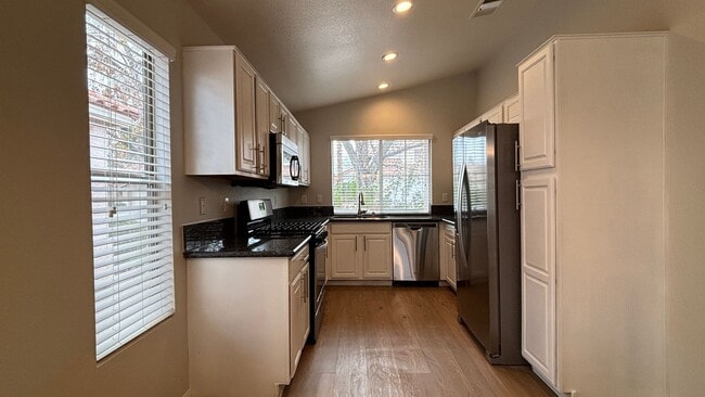 Building Photo - Single Story Summerlin Home with 3 Bedrooms! No Carpets. New Laminate Flooring. Cute backyard.