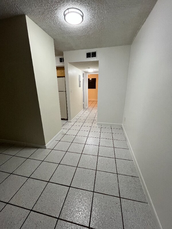 Building Photo - 2260 W 53rd Pl