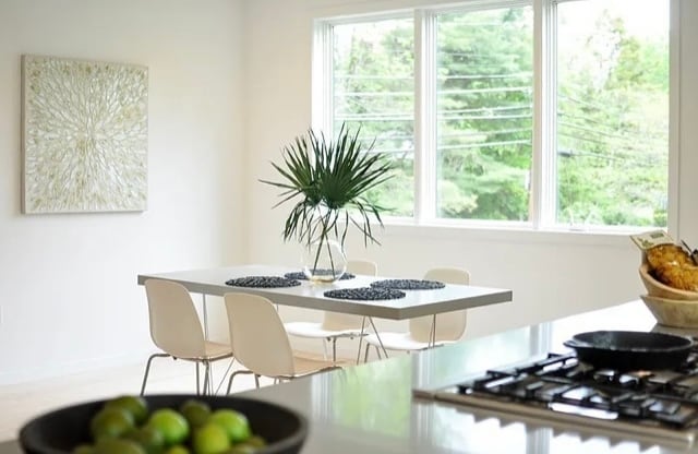 Eating area - 269 Sudbury Rd