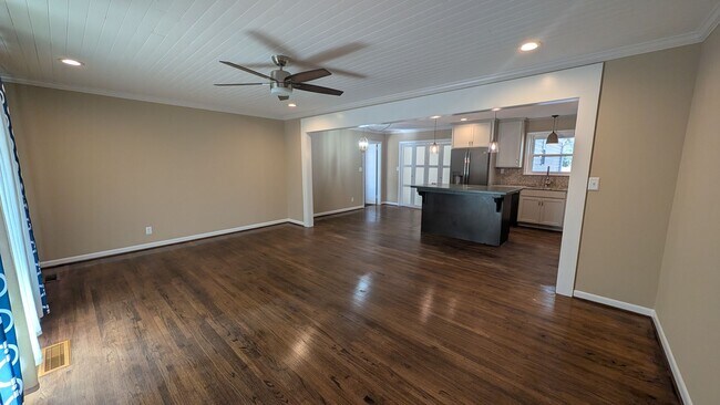 Building Photo - Spacious 4BR Home in Gardendale – Flexible Layout & Massive Backyard!