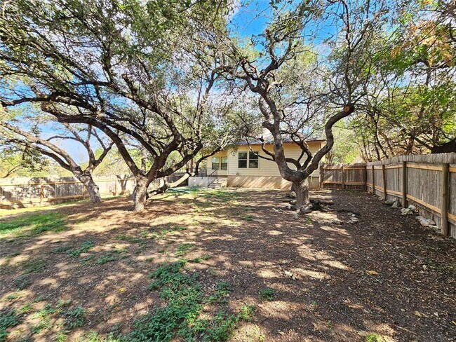 Building Photo - 2106 Red Fox Rd
