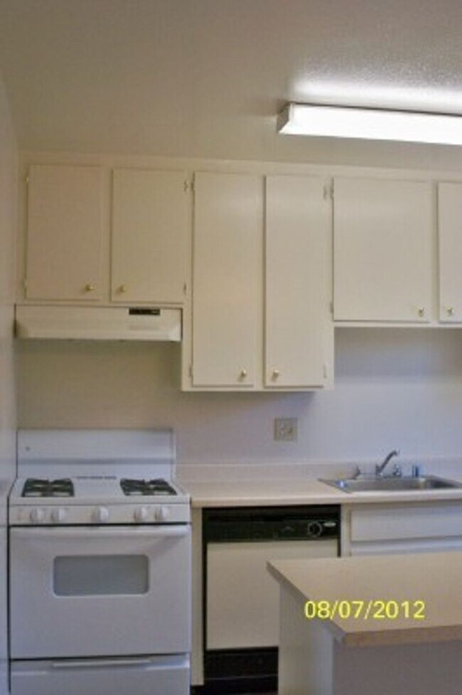 Building Photo - 245
