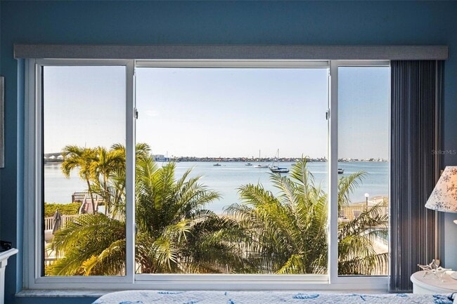 Building Photo - 6365 Bahia Del Mar Blvd S