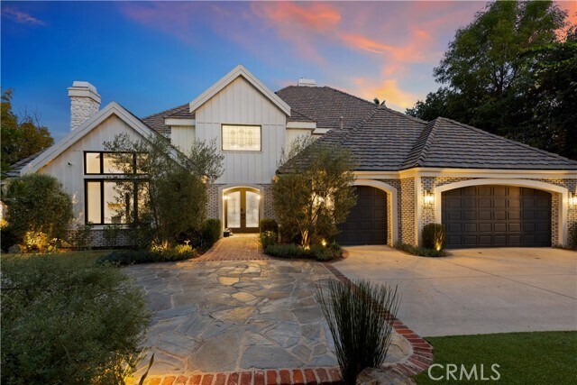 Building Photo - 5946 Woodlake Ave