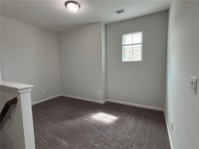 Building Photo - 2295 Whistler Wy NE