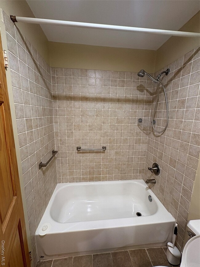 Building Photo - 1701 Crompond Rd