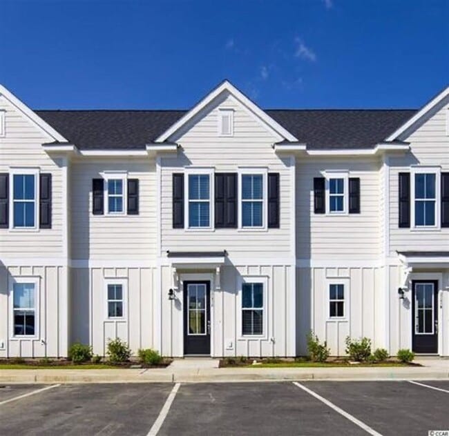 Building Photo - LUXURIOUS HIGH-END 2-story townhome in Market Common - walk to everything!