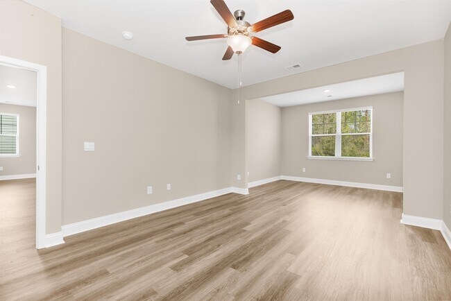 Building Photo - 7068 Shooting Star Way