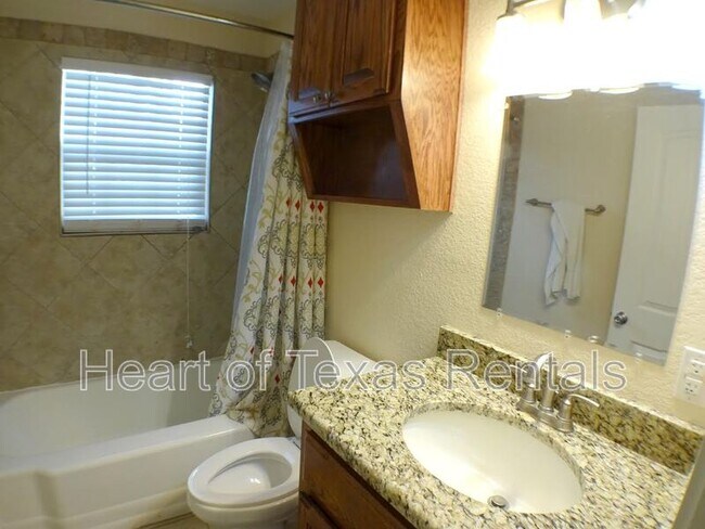 Building Photo - 2729 Proctor Ave