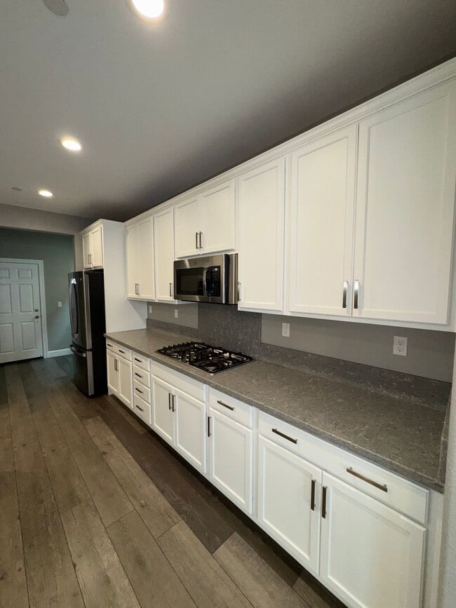 Building Photo - A Great House to Call Home!