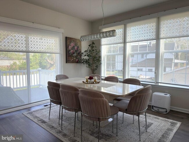 Building Photo - 1 Autumn Park Blvd