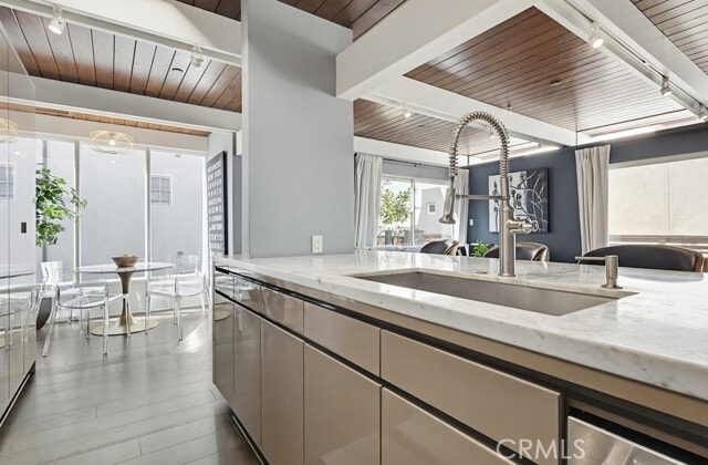 Building Photo - 6713 E Ocean Blvd