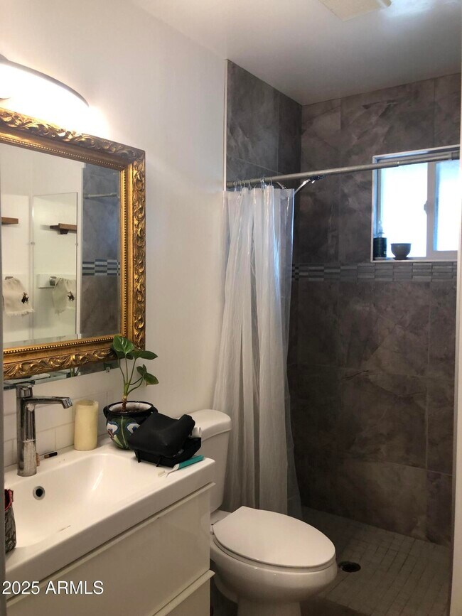 Building Photo - 2020 S Granada Dr