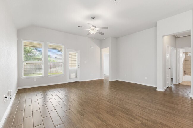 Building Photo - 2033 Market Trl
