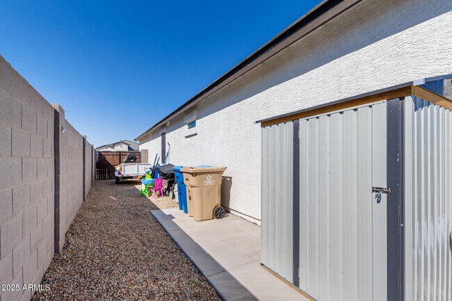 Building Photo - 24047 W Mohave St