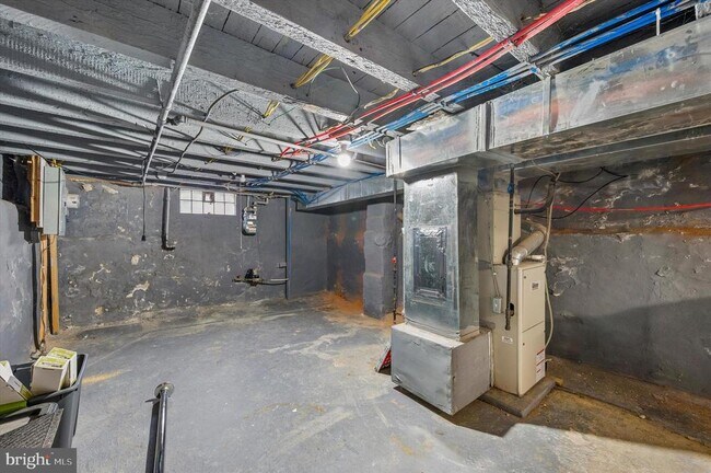 Building Photo - 2042 E Huntingdon St