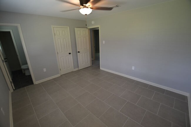 Building Photo - Must See!  Newly remodeled, 3 bdroom, 1.5 bath home in Mayfair North Subdivision