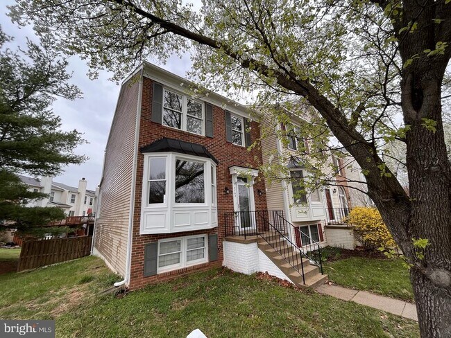 Building Photo - 3762 Farmland Dr