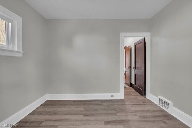 Building Photo - 12812 Parkhill Ave