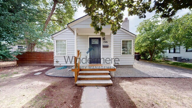 Primary Photo - 1346 Bonsella St