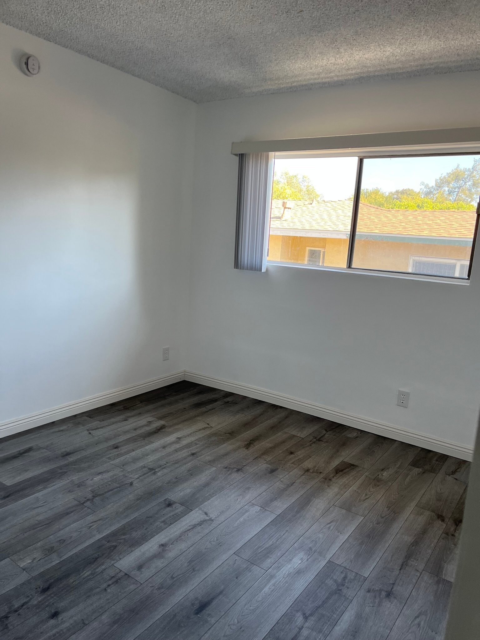 Building Photo - 537 S El Molino Ave