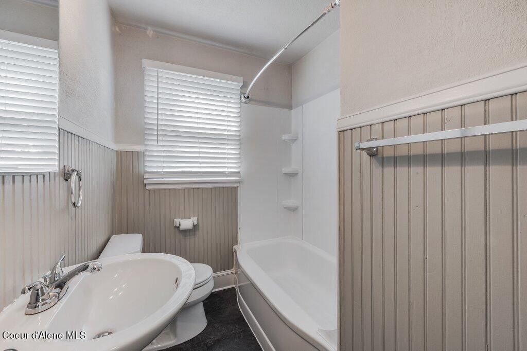 Bath First Floor - 1415 N 2nd St