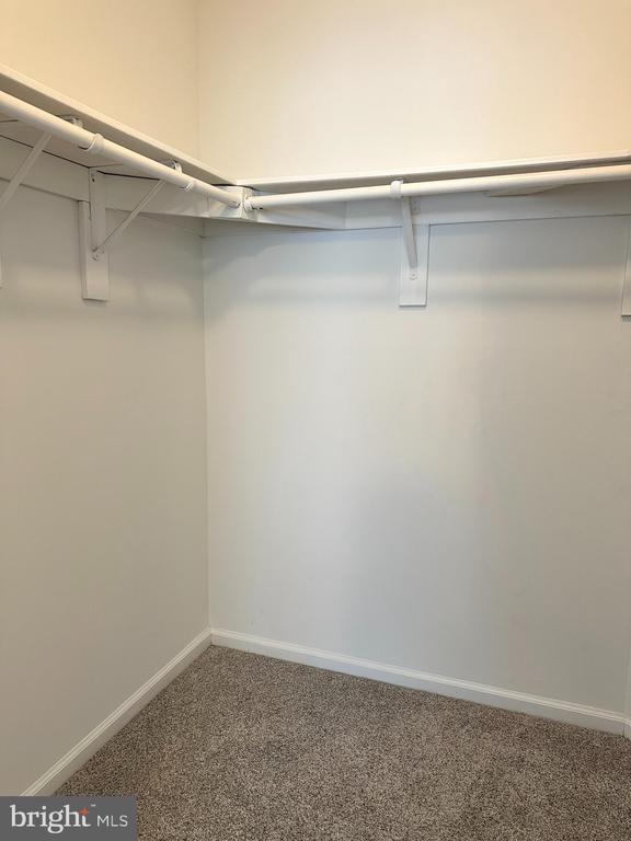 Building Photo - 10 Starboard Ct