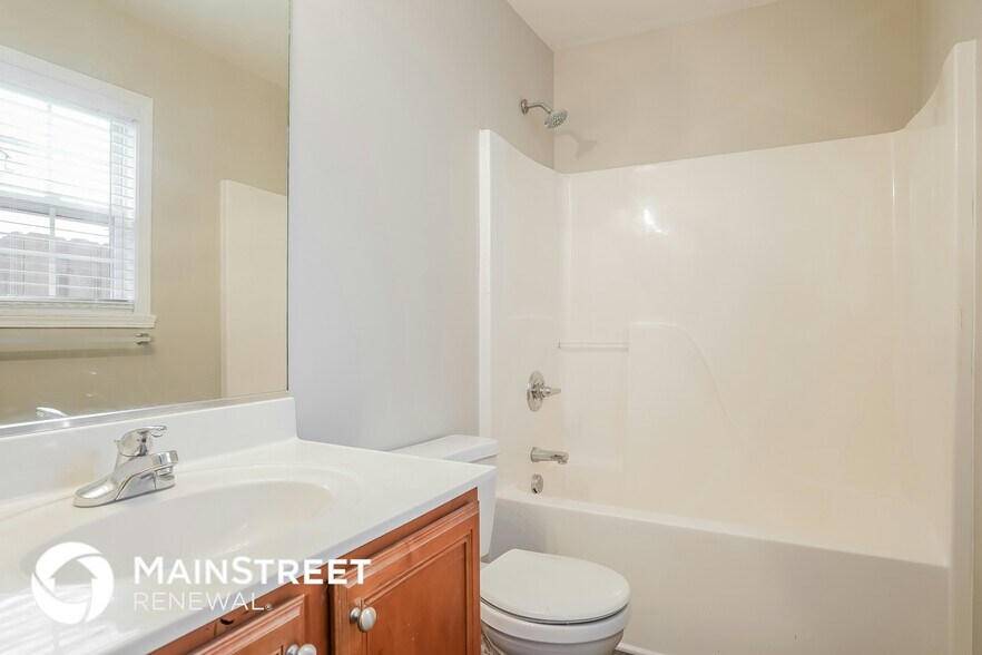 Building Photo - 3915 Bluestem Dr