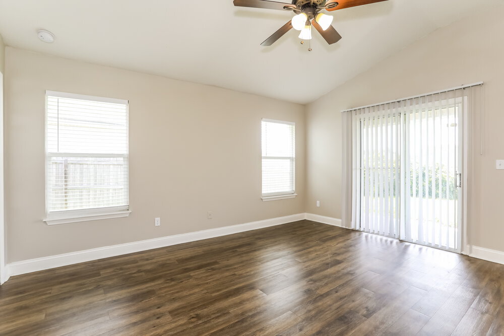 Building Photo - 3163 Pine Haven Dr