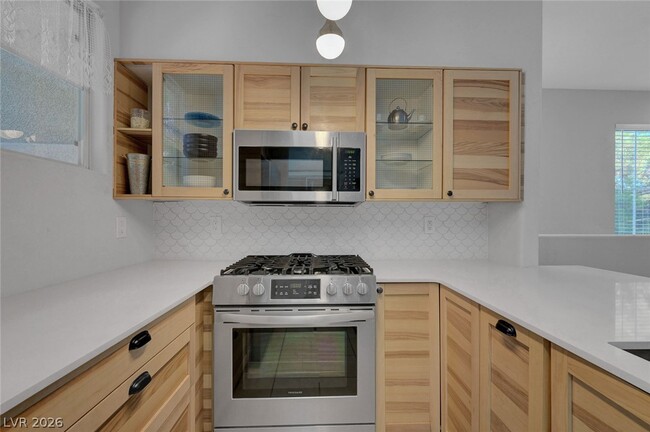 Building Photo - 9050 W Warm Springs Rd