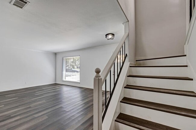 Building Photo - 1312 Quailfield Cir